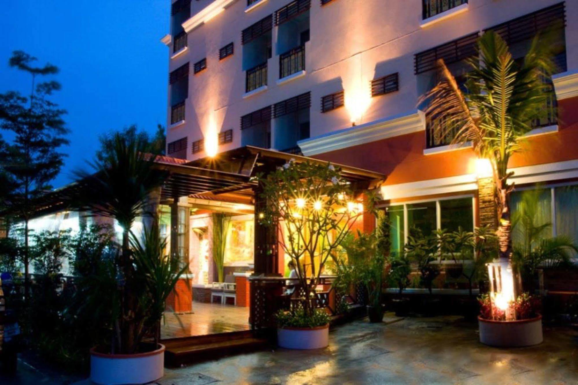 OYO 280 Thai Garden Resort Bangkok Exterior foto
