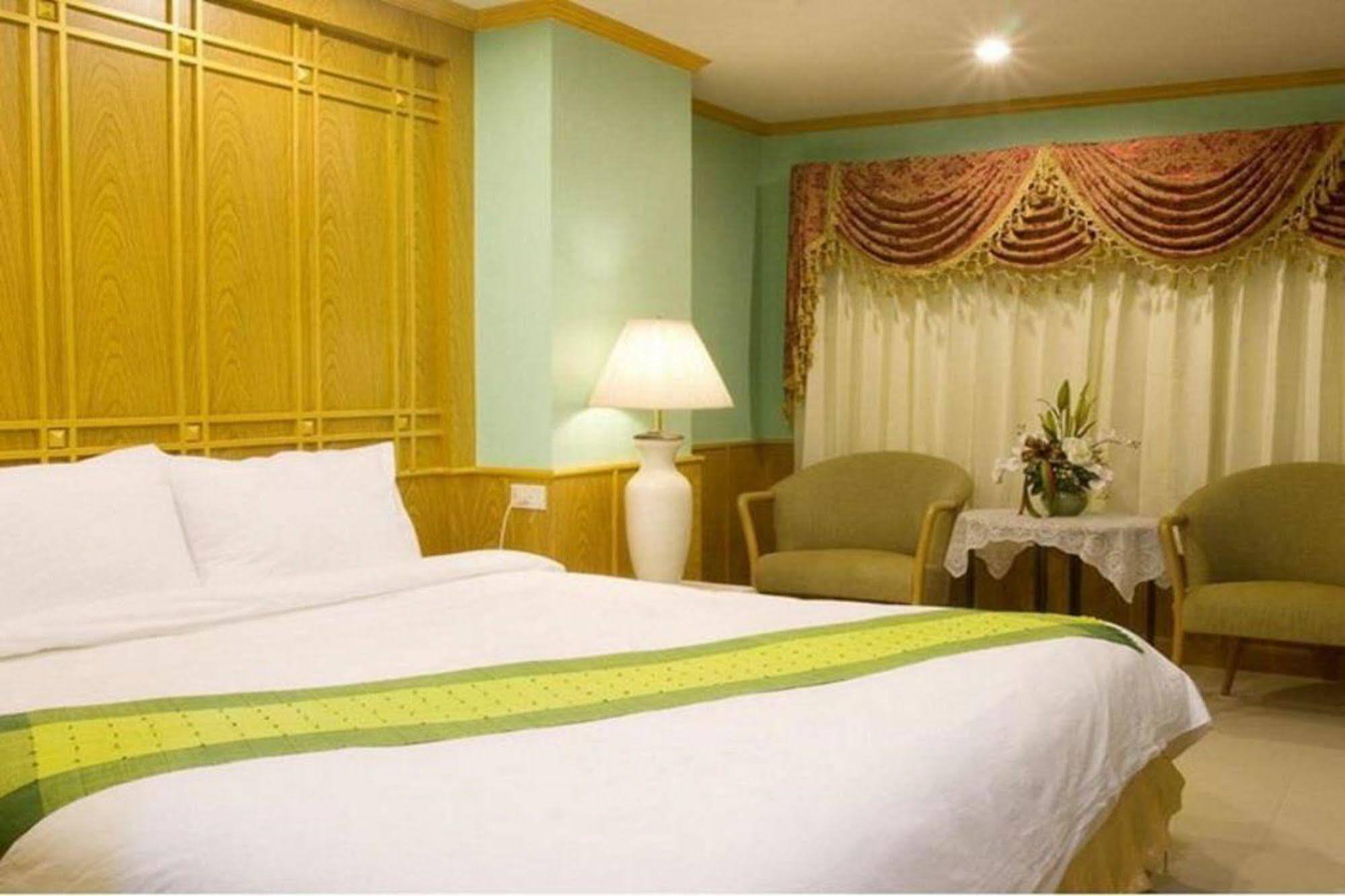 OYO 280 Thai Garden Resort Bangkok Exterior foto