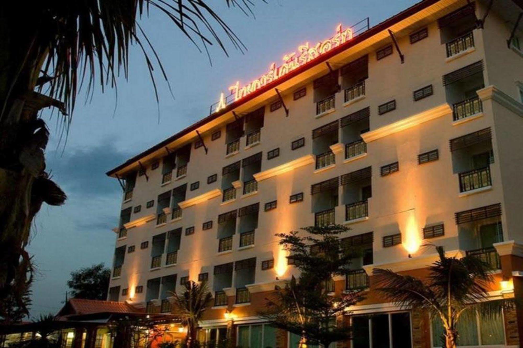 OYO 280 Thai Garden Resort Bangkok Exterior foto