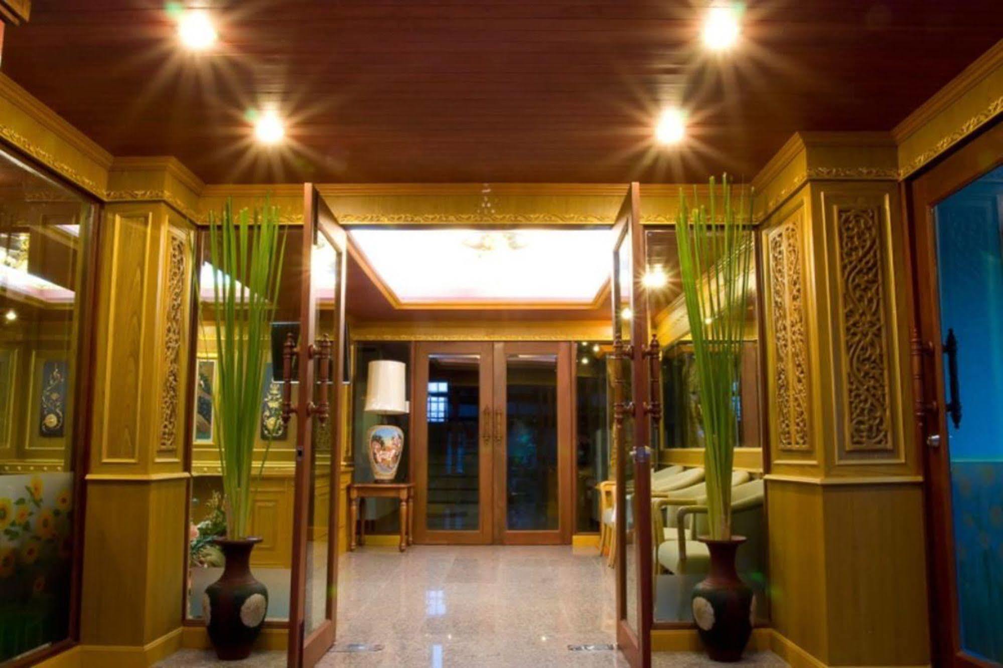 OYO 280 Thai Garden Resort Bangkok Exterior foto